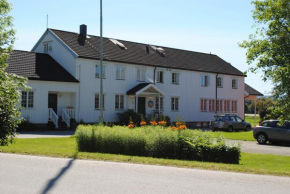 Отель Grong Gård Guesthouse  Грон